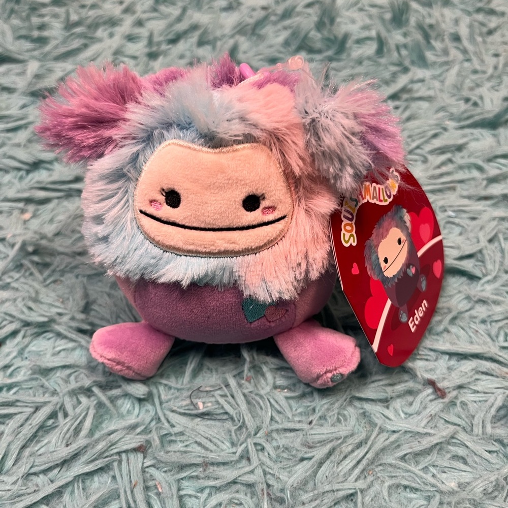 💛NWT 3.5” Eden the Bigfoot Valentine Squishmallow Clip